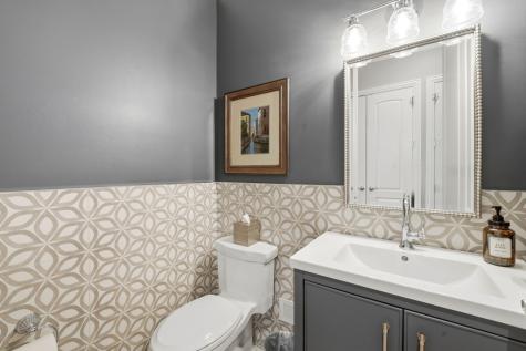 2660 North Hartland Court Chicago IL 60614