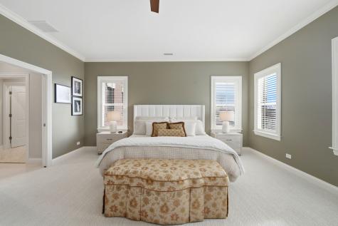 2660 North Hartland Court Chicago IL 60614