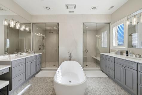 2660 North Hartland Court Chicago IL 60614