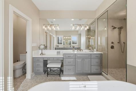 2660 North Hartland Court Chicago IL 60614