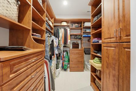 2660 North Hartland Court Chicago IL 60614