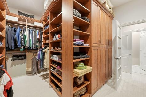 2660 North Hartland Court Chicago IL 60614
