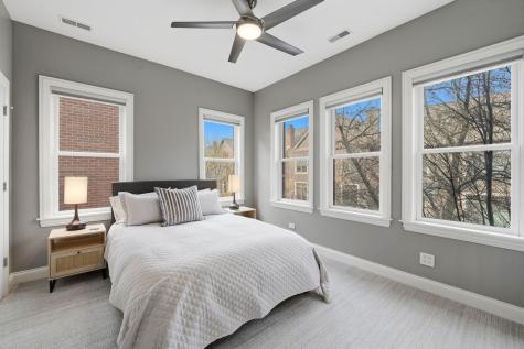 2660 North Hartland Court Chicago IL 60614
