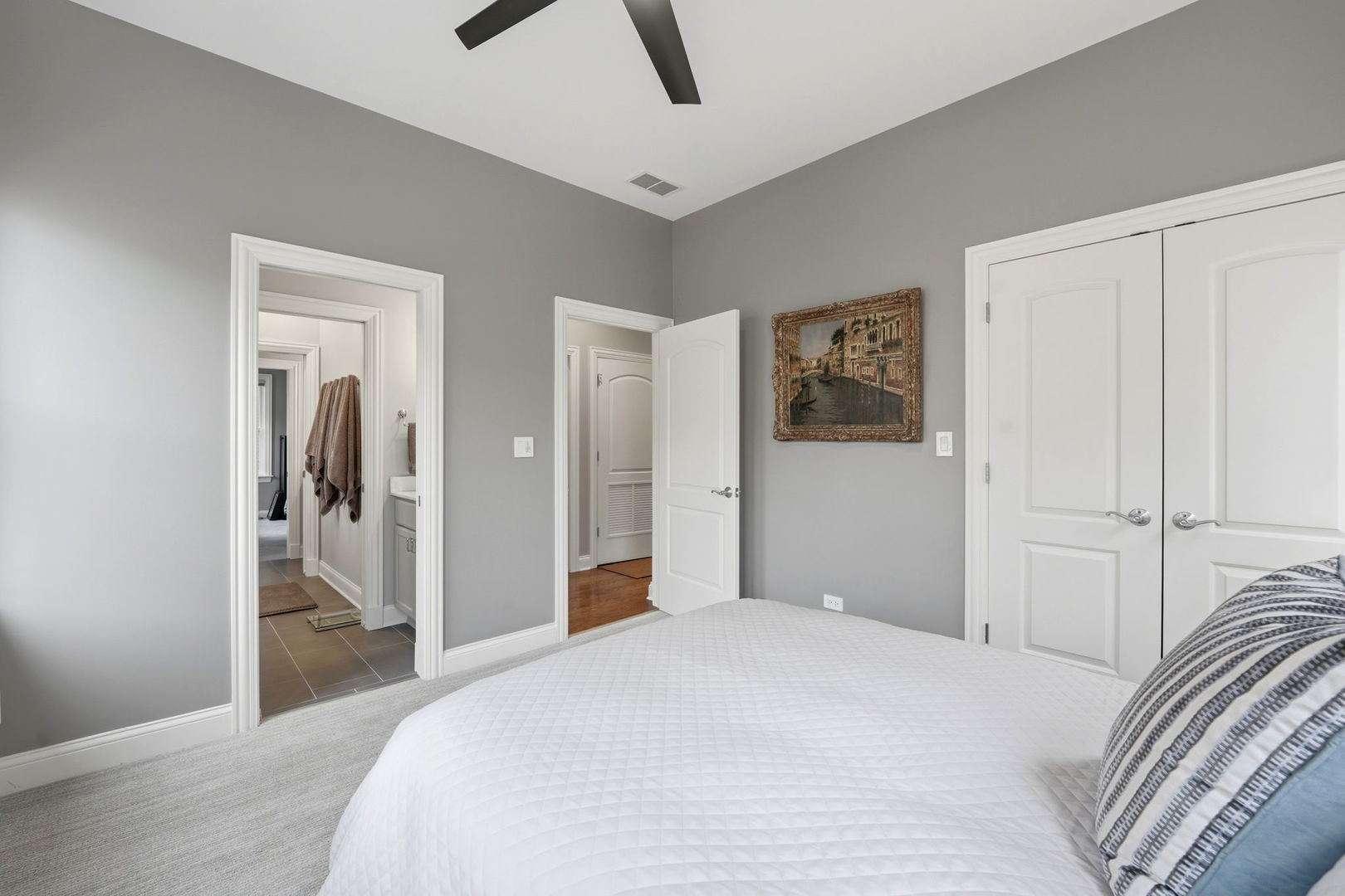 2660 North Hartland Court Chicago IL 60614