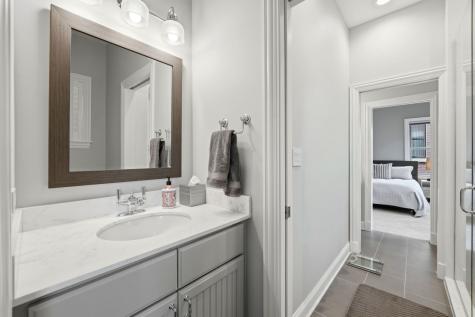 2660 North Hartland Court Chicago IL 60614