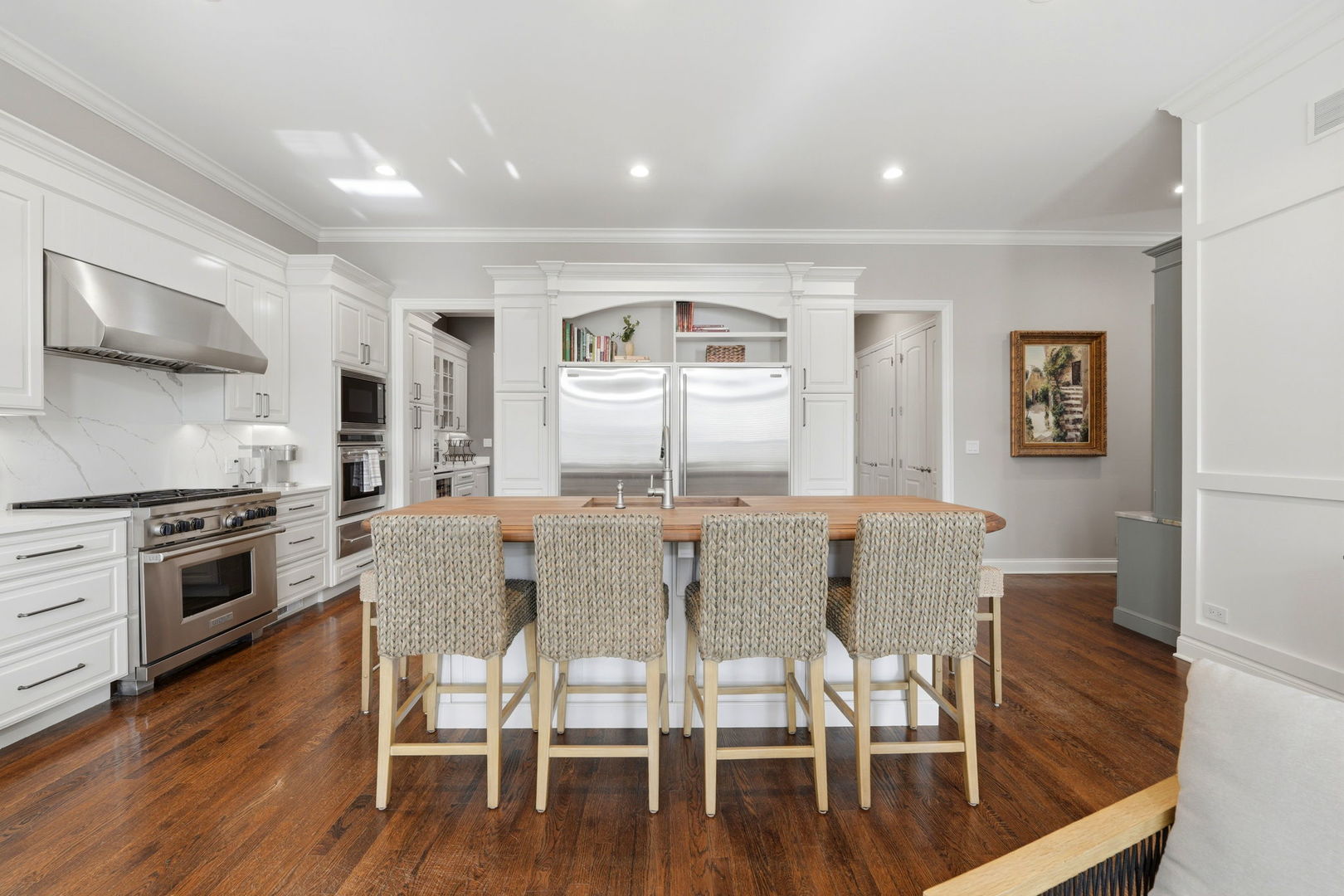 2660 North Hartland Court Chicago IL 60614