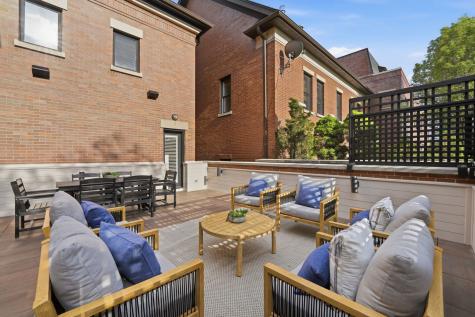 2660 North Hartland Court Chicago IL 60614