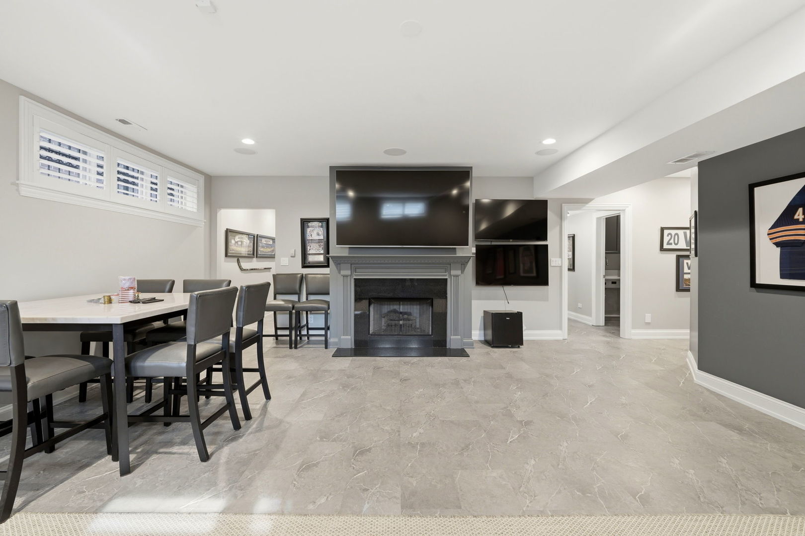 2660 North Hartland Court Chicago IL 60614