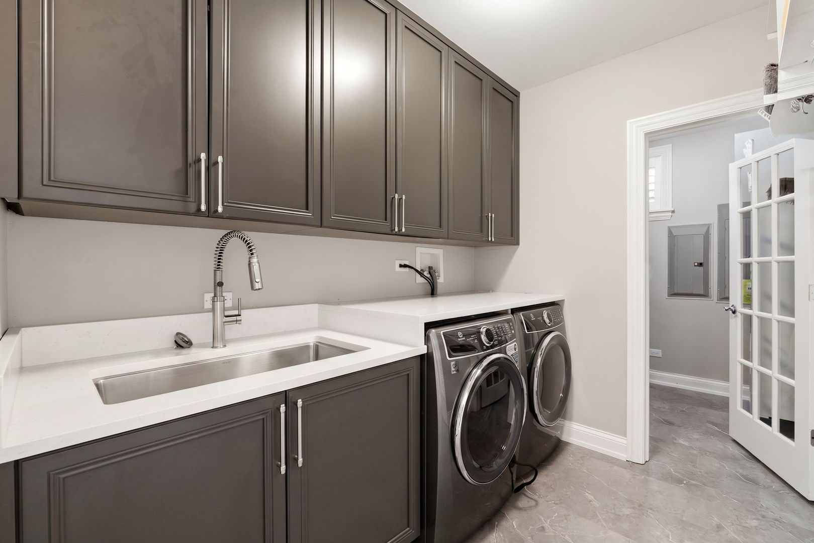 2660 North Hartland Court Chicago IL 60614