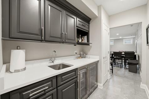 2660 North Hartland Court Chicago IL 60614