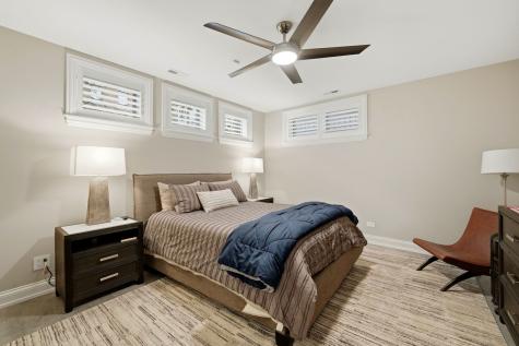 2660 North Hartland Court Chicago IL 60614