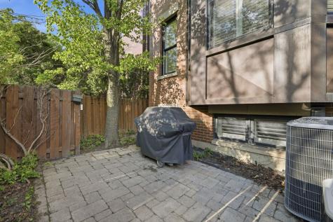 2660 North Hartland Court Chicago IL 60614