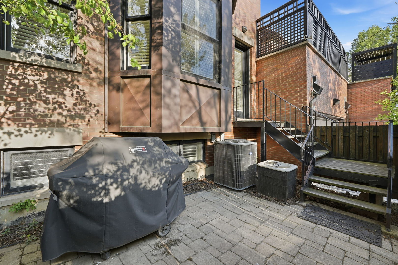 2660 North Hartland Court Chicago IL 60614