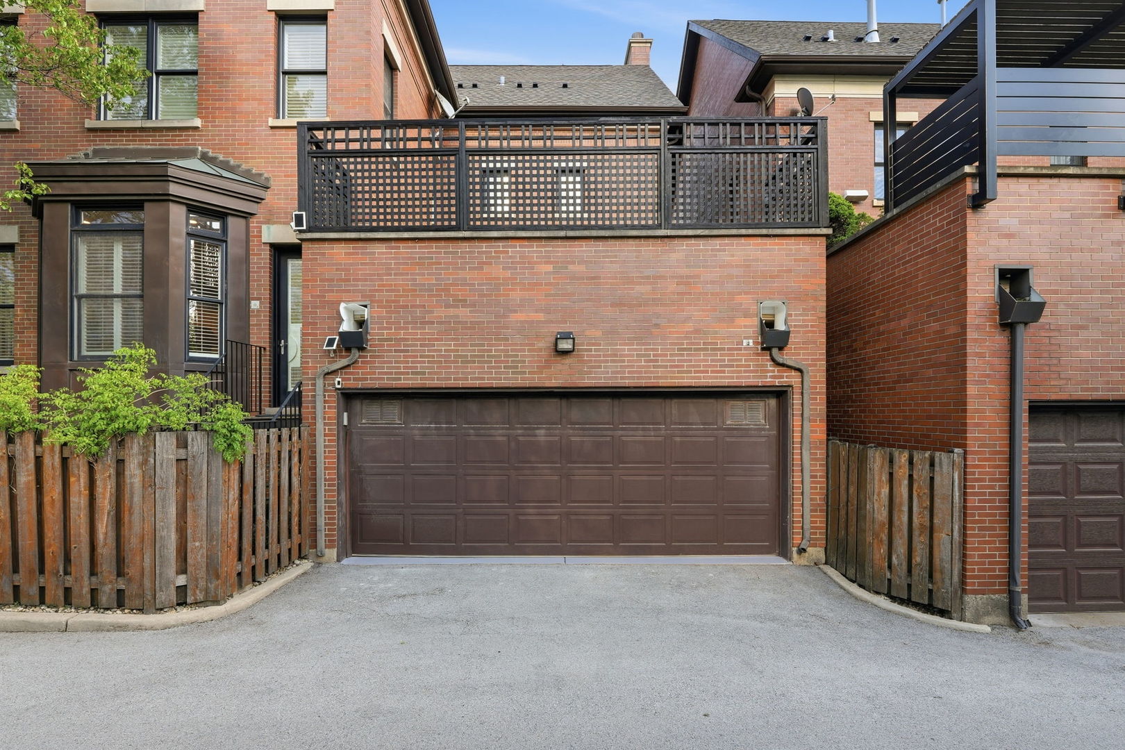 2660 North Hartland Court Chicago IL 60614