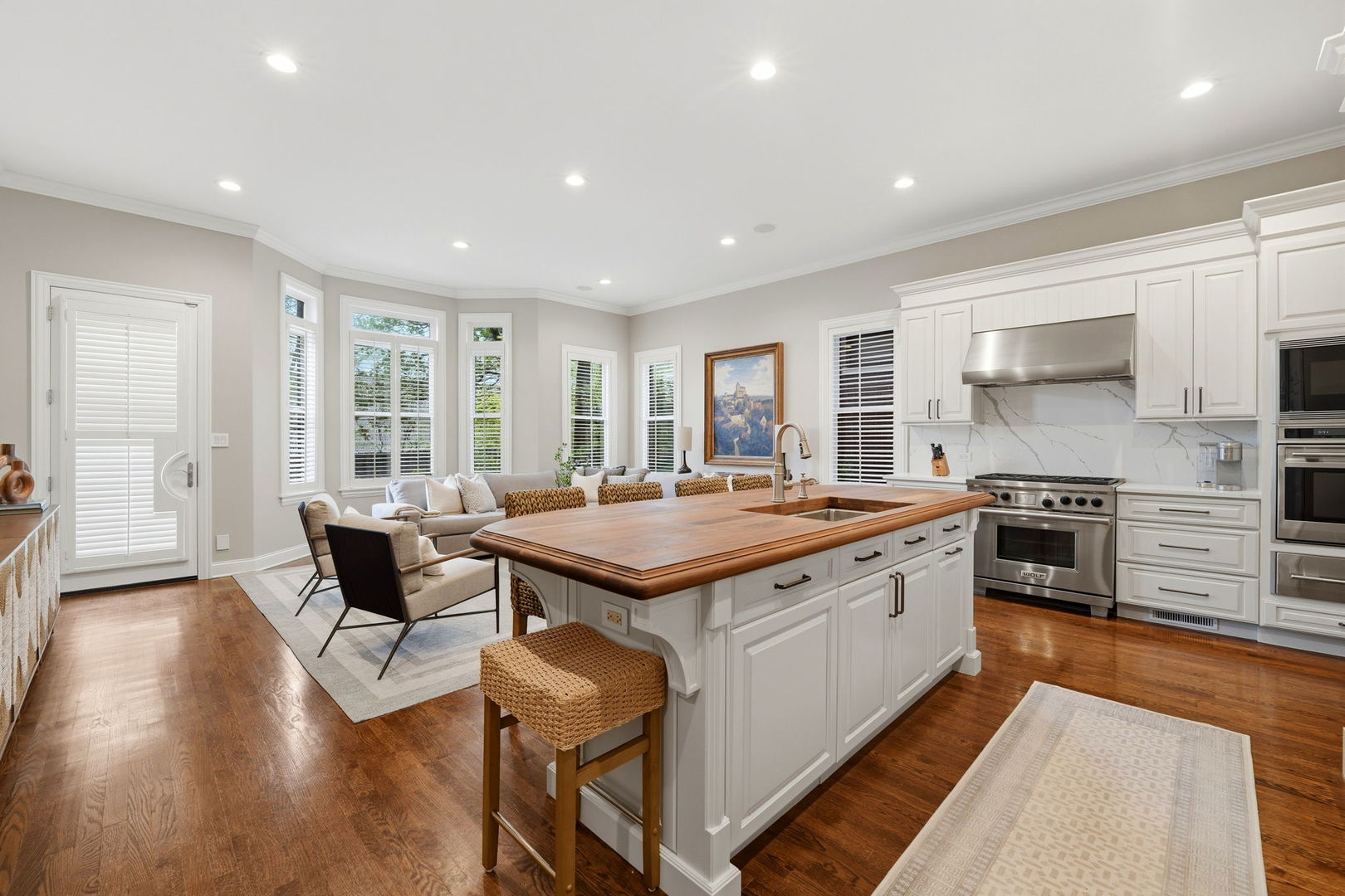 2660 North Hartland Court Chicago IL 60614