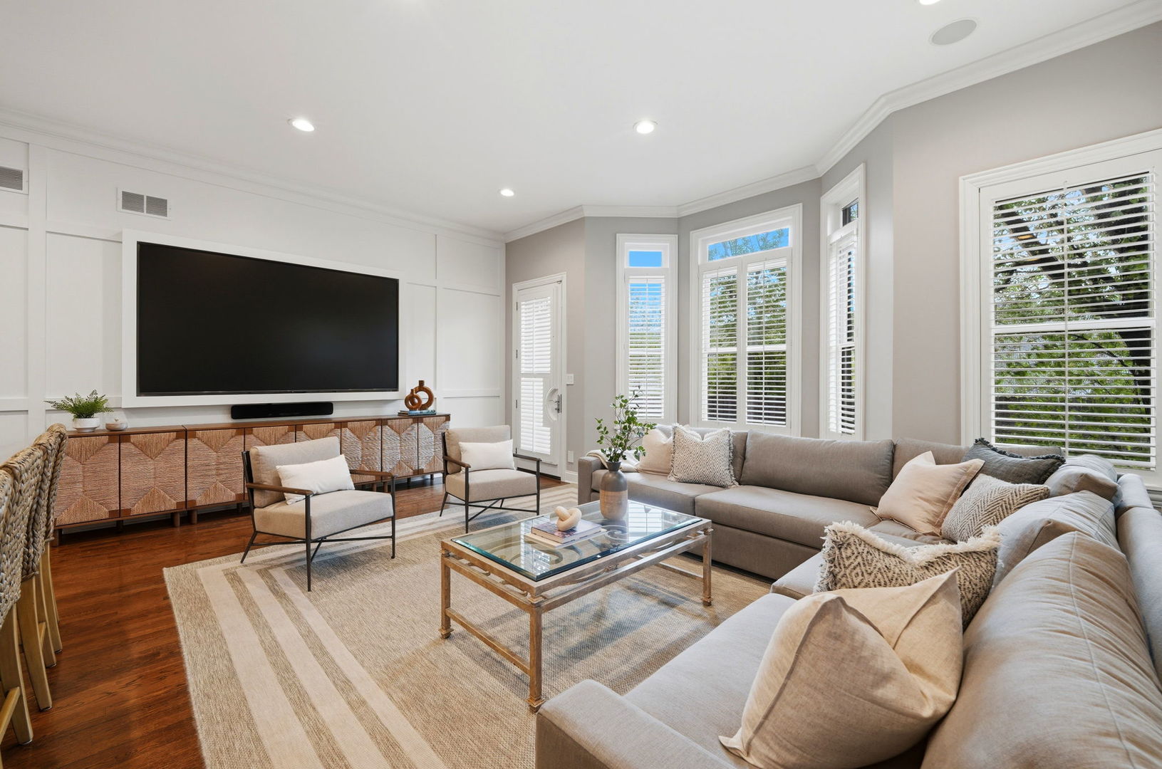 2660 North Hartland Court Chicago IL 60614