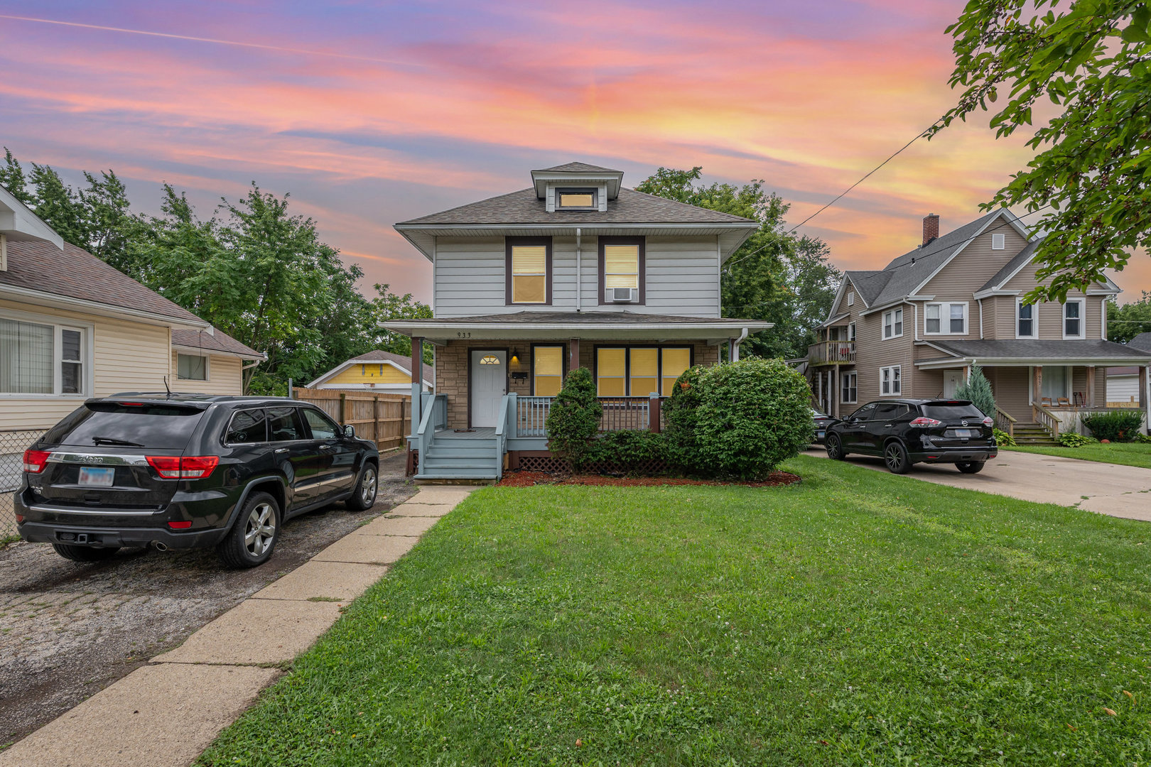 933 Claim Street Aurora IL 60505