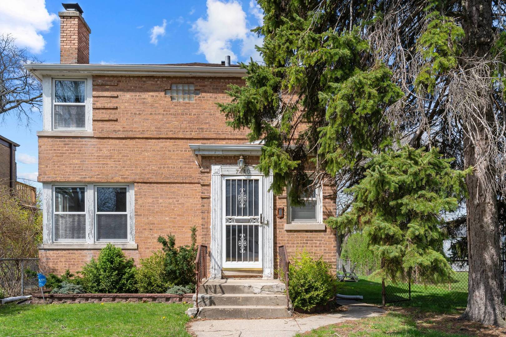 7440 North Washtenaw Avenue Chicago IL 60645
