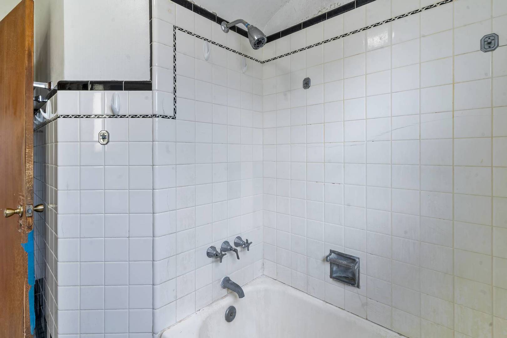 7440 North Washtenaw Avenue Chicago IL 60645