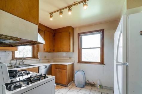 7440 North Washtenaw Avenue Chicago IL 60645