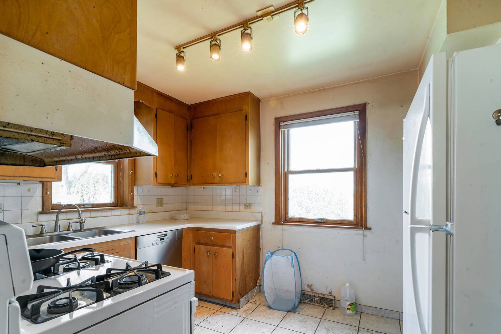 7440 North Washtenaw Avenue Chicago IL 60645