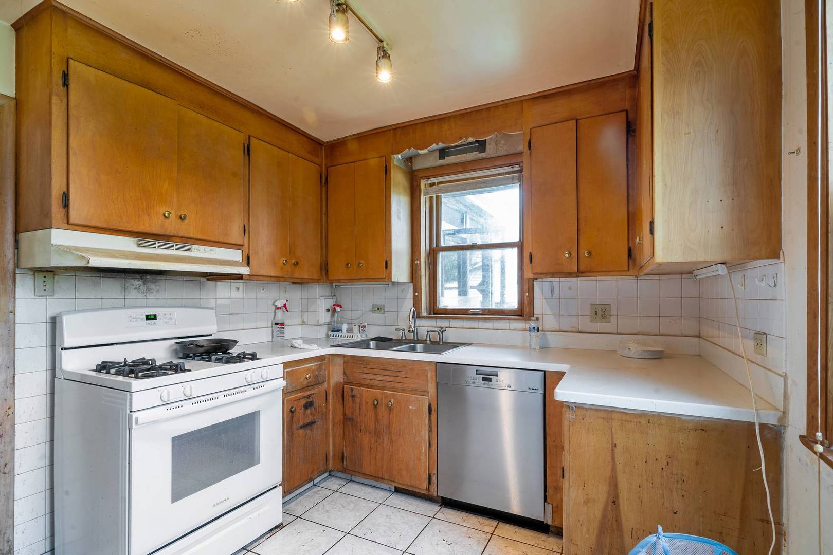 7440 North Washtenaw Avenue Chicago IL 60645