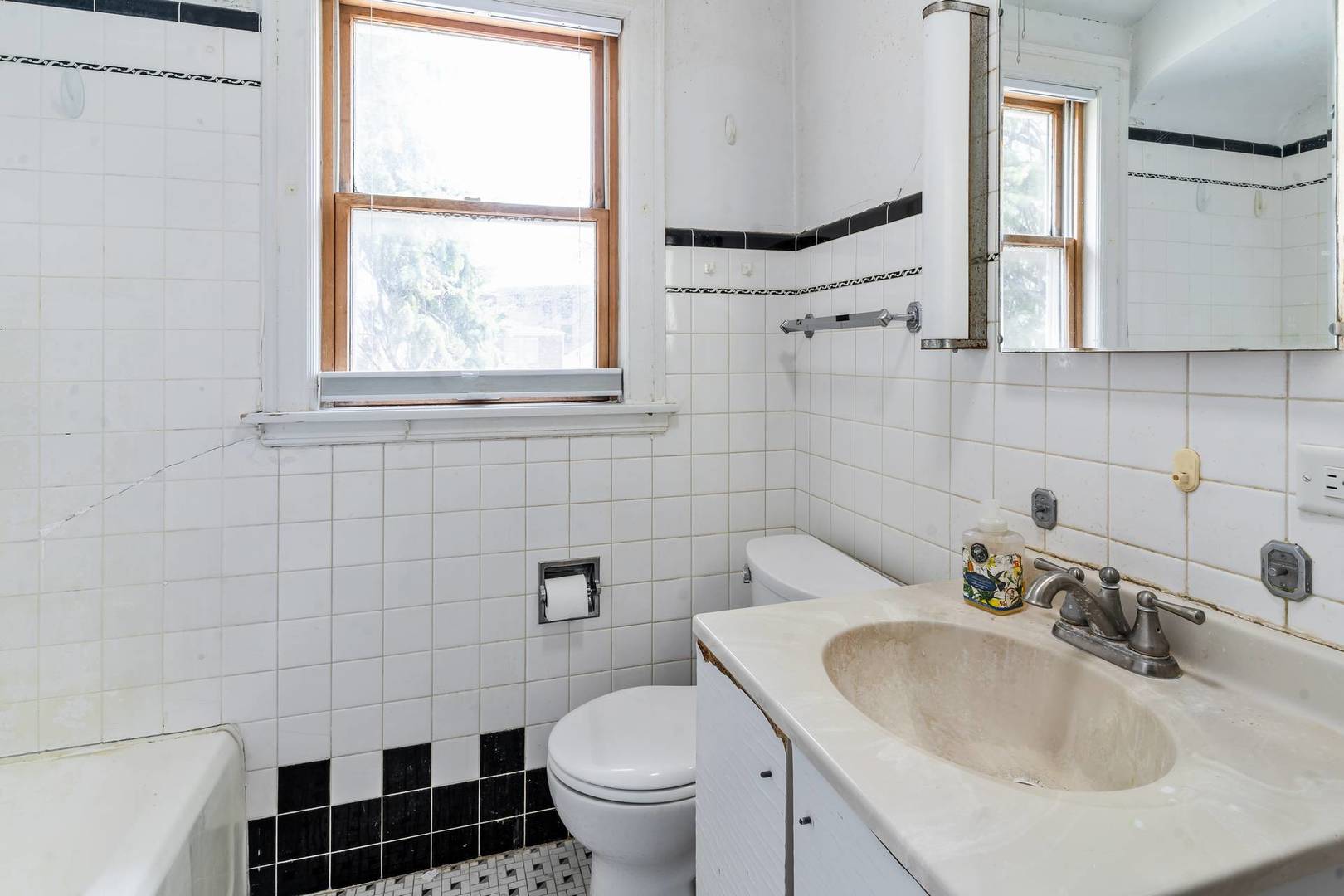 7440 North Washtenaw Avenue Chicago IL 60645