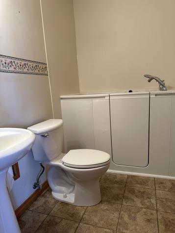 1005 Fox Run Villa Grove IL 61956
