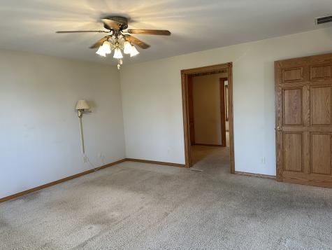 1005 Fox Run Villa Grove IL 61956