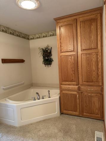 1005 Fox Run Villa Grove IL 61956