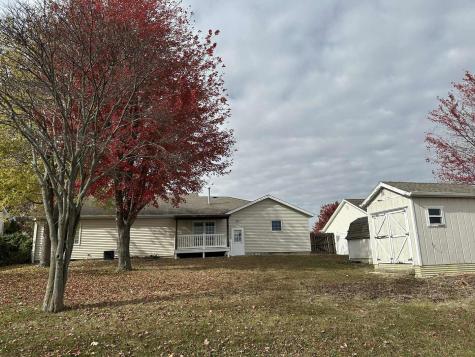 1005 Fox Run Villa Grove IL 61956