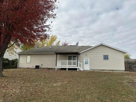 1005 Fox Run Villa Grove IL 61956