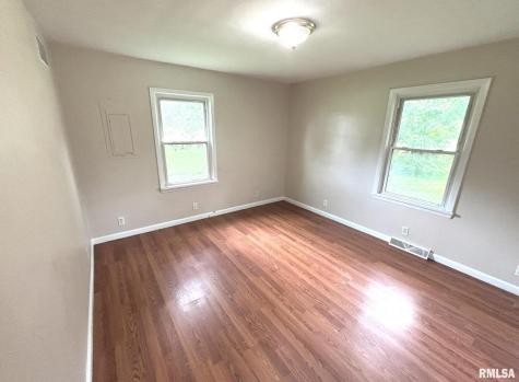 145 Hickory Grove Street Salem IL 62881