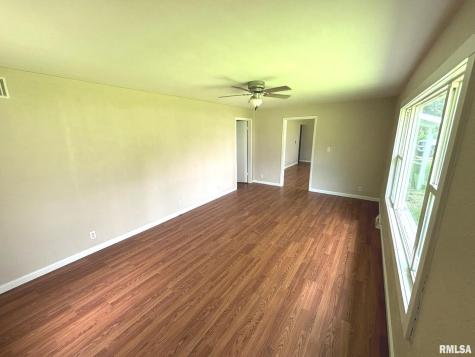 145 Hickory Grove Street Salem IL 62881