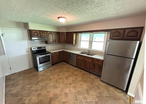 145 Hickory Grove Street Salem IL 62881