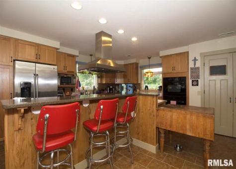 225 34TH Avenue Rock Island IL 61201