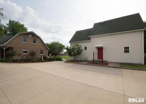 225 34TH Avenue Rock Island IL 61201