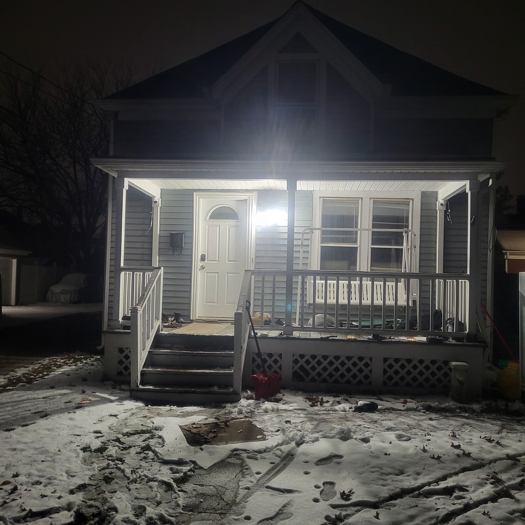 388 Evans Avenue Aurora IL 60505