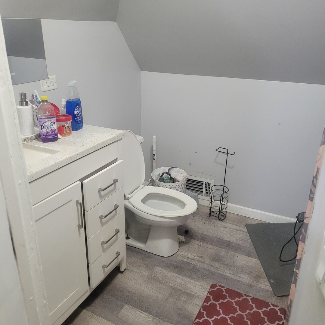 388 Evans Avenue Aurora IL 60505