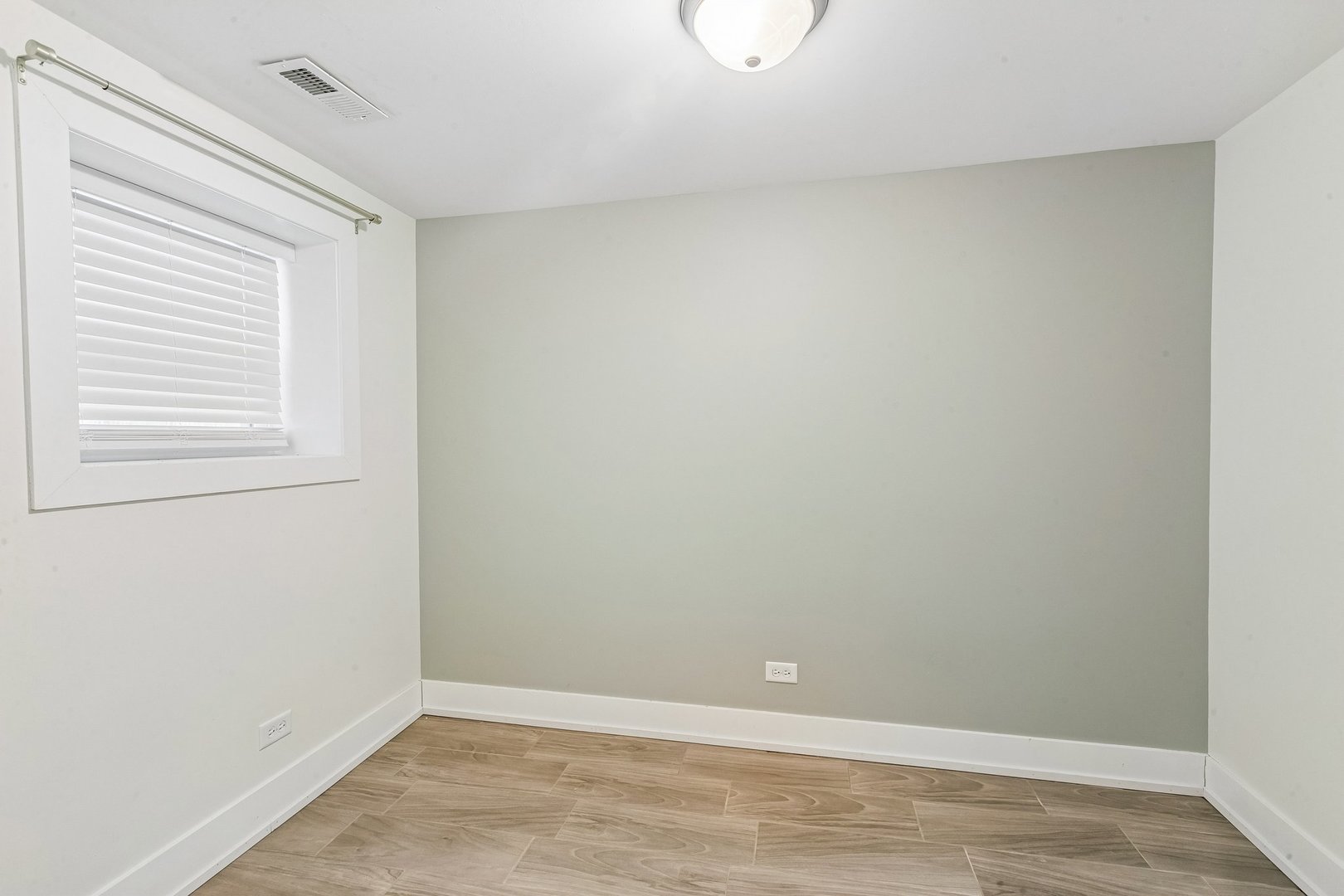 126 North Leamington Avenue Chicago IL 60644