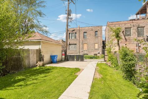 126 North Leamington Avenue Chicago IL 60644