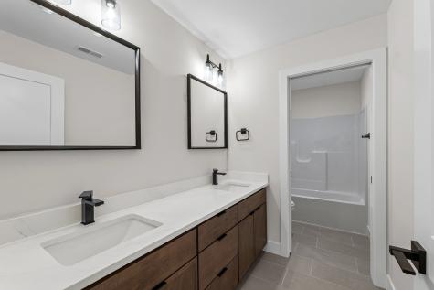 407 Harpers Ferry Savoy IL 61874