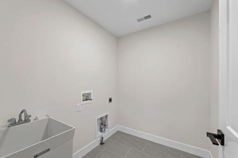 407 Harpers Ferry Savoy IL 61874
