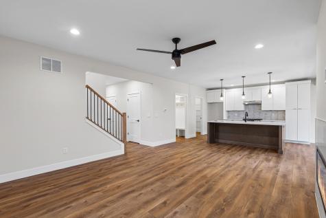 407 Harpers Ferry Savoy IL 61874
