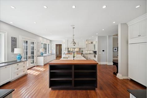 24 Bridlewood Road Northbrook IL 60062