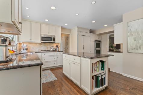121 Pembroke Drive Lincolnshire IL 60045