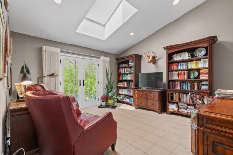 121 Pembroke Drive Lincolnshire IL 60045