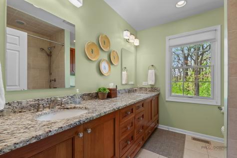 121 Pembroke Drive Lincolnshire IL 60045