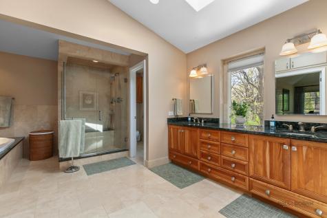 121 Pembroke Drive Lincolnshire IL 60045