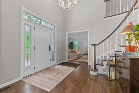 121 Pembroke Drive Lincolnshire IL 60045